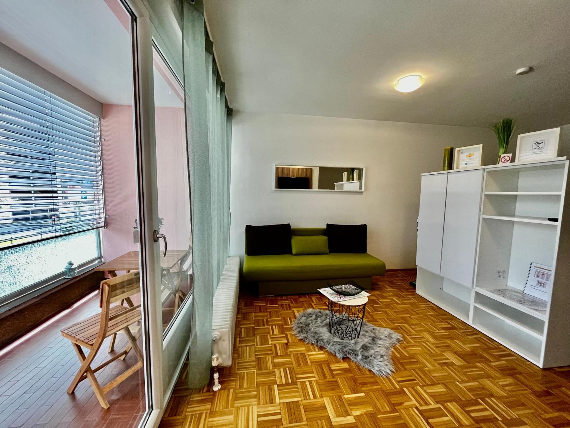 Ganze Ferienwohnung In Top Lage Mit Loggia Klagenfurt am Woerthersee Dış mekan fotoğraf